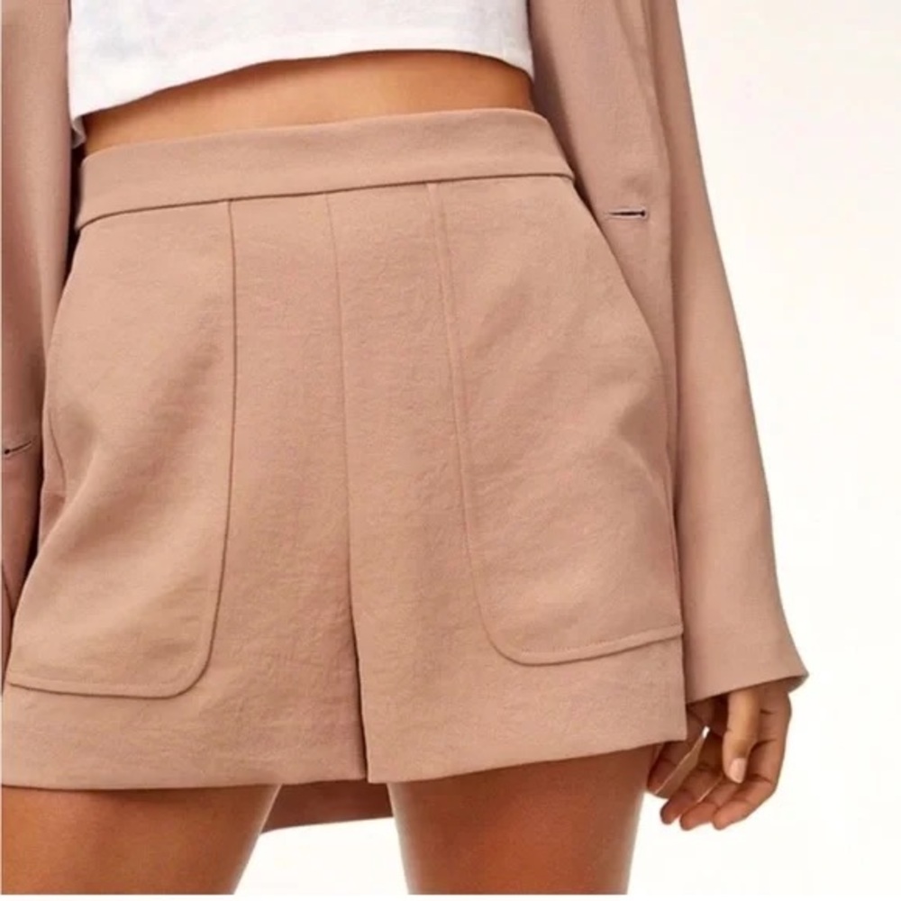Aritzia Wilfred Boissier Tan shorts size small